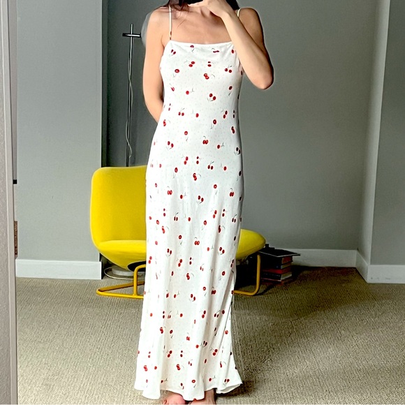 VRG Girl The Good Intentions Bias Cut Maxi Dress in Cherry - Picture 2 of 9